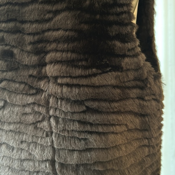Chocolate Brown Faux Fur Vest by escio. Size Mesium. - Picture 7 of 10